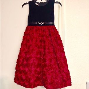 Black/Red Y8 American Princess dress.